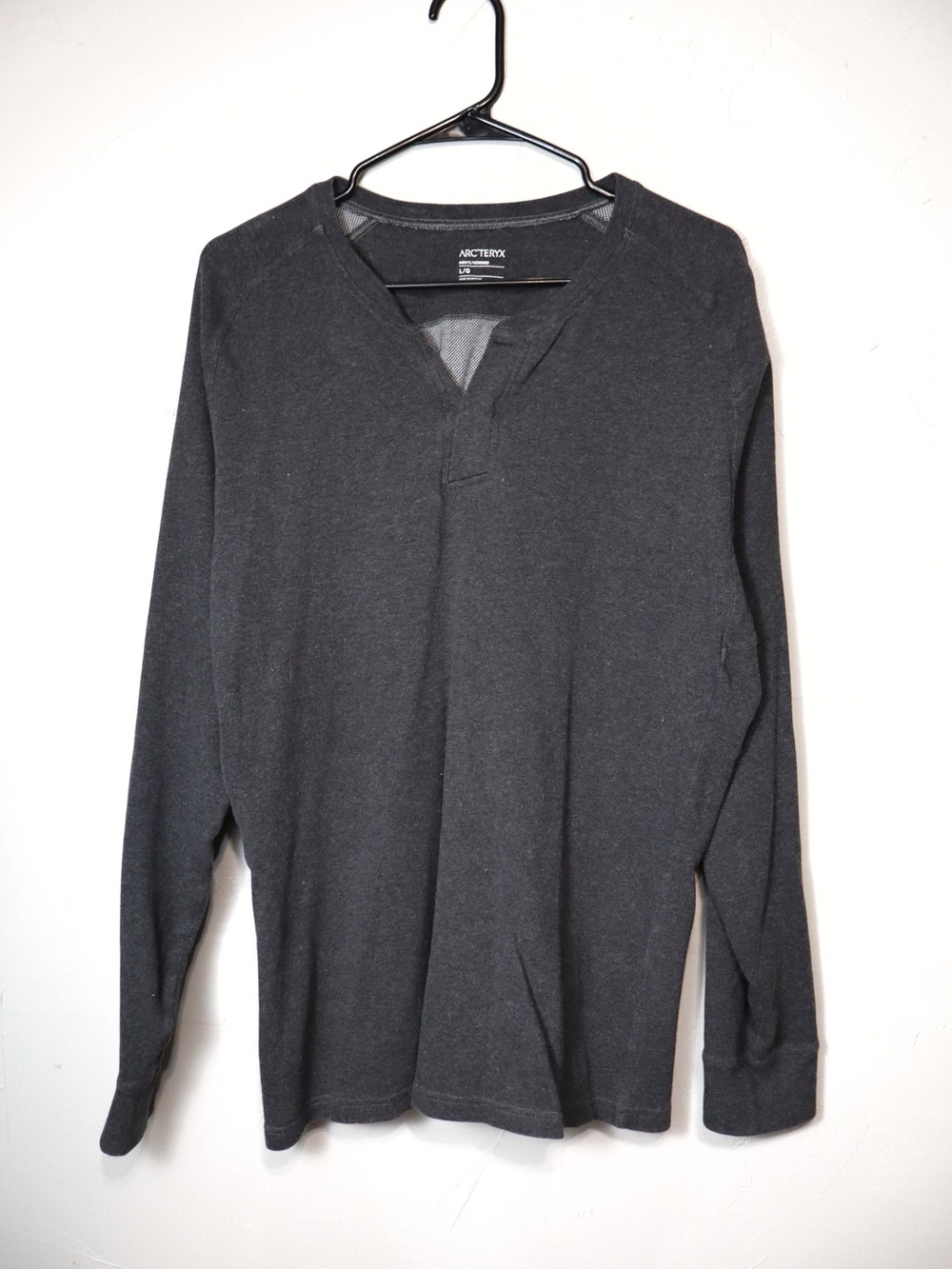 Arcteryx Sirrus Henley Dark Gray Long Sleeved Thermal Shirt Size Men's Large